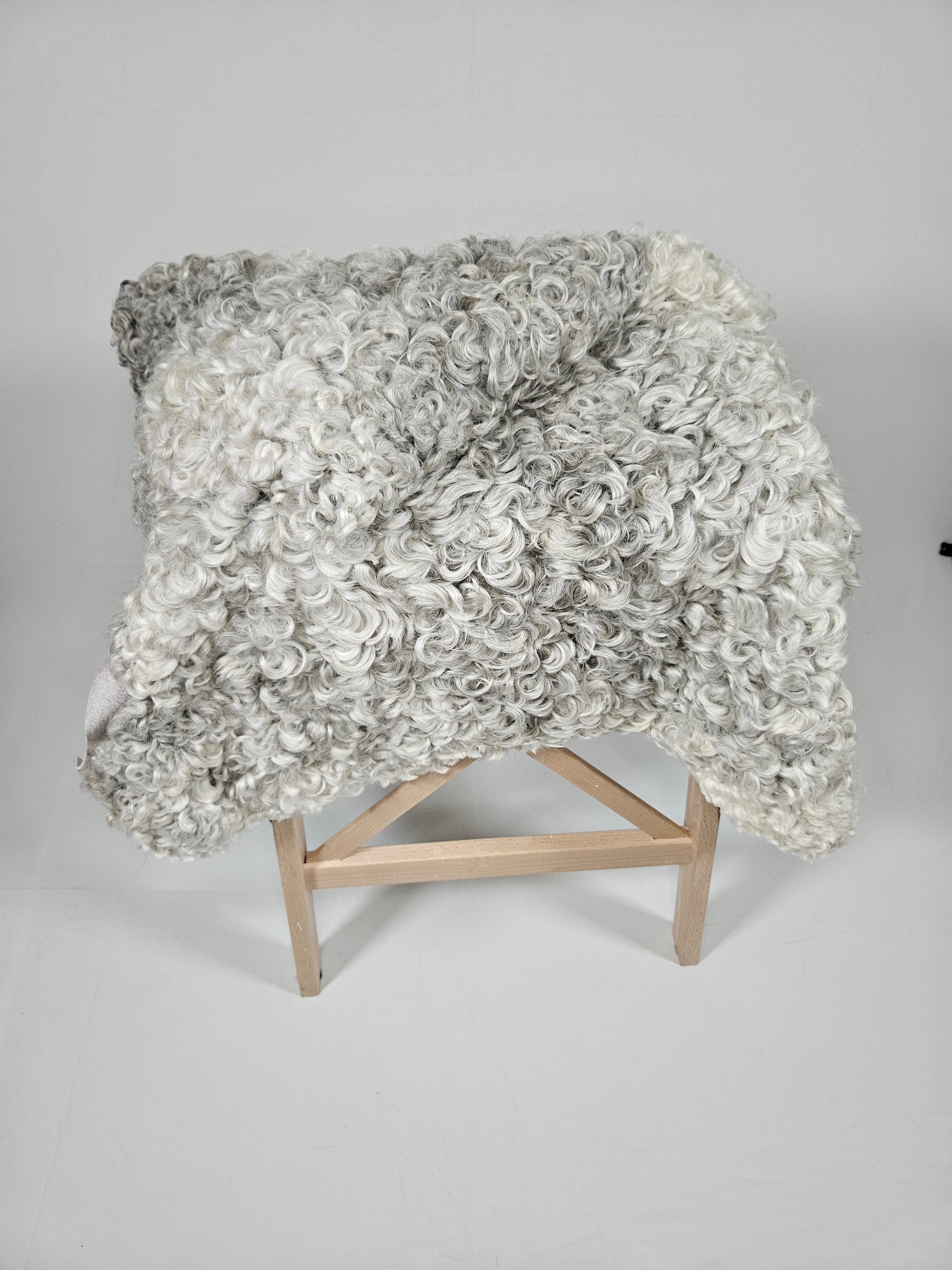 Grått fårskinn 1011