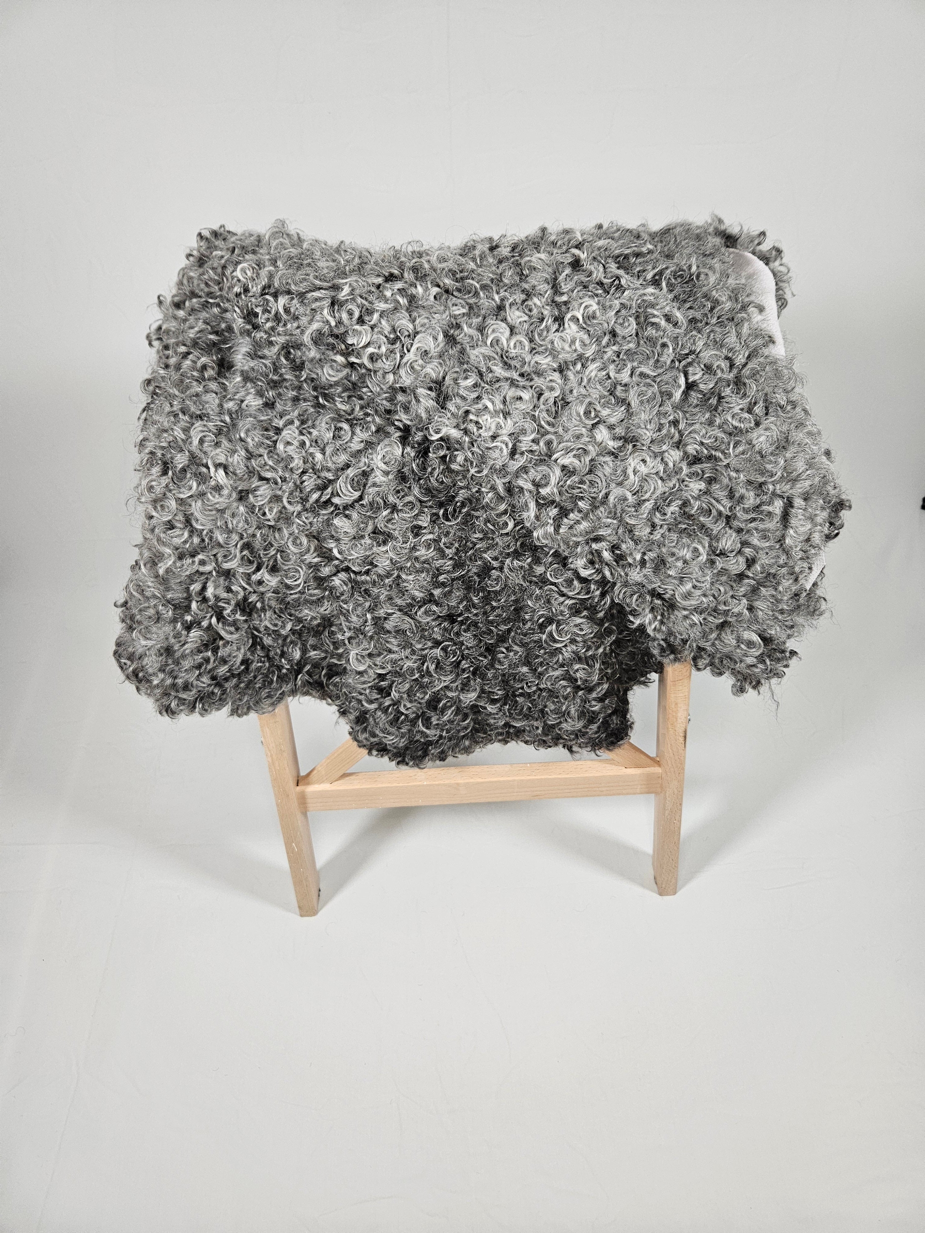 Grått fårskinn 1008