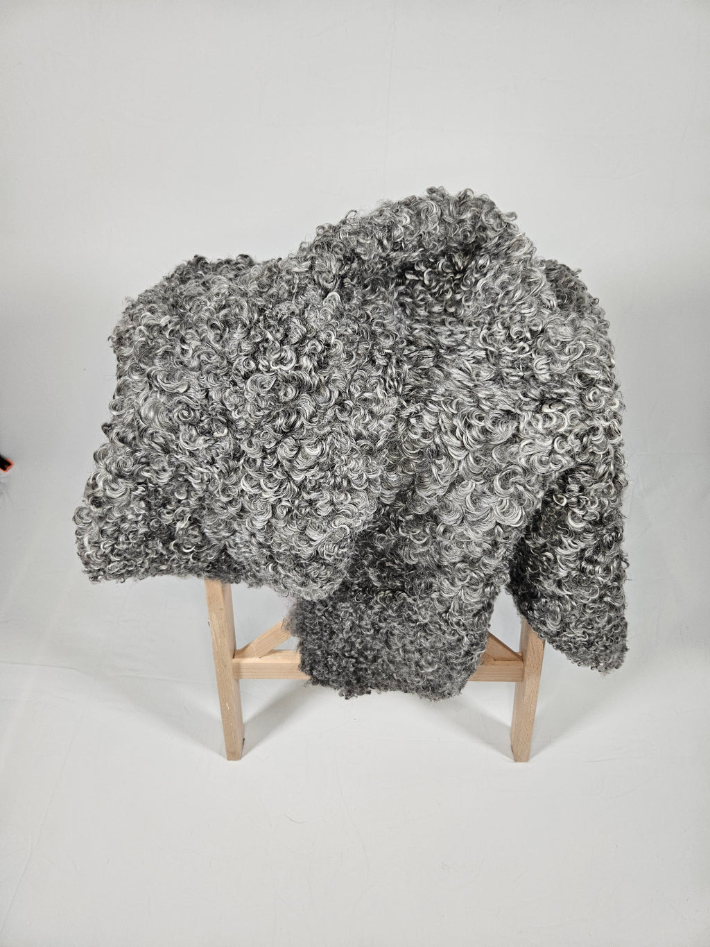 Grått fårskinn 1004