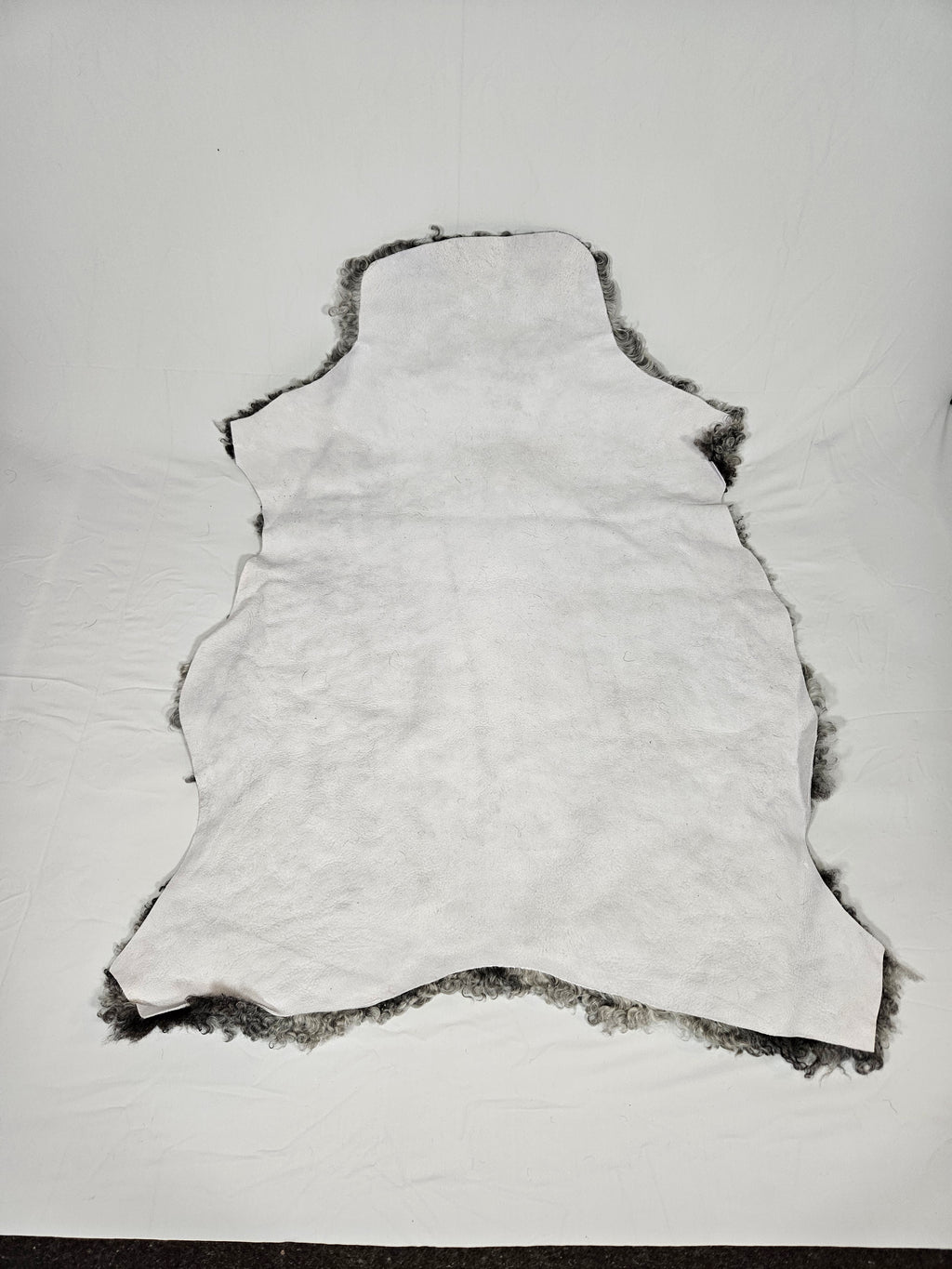 Grått fårskinn 1003