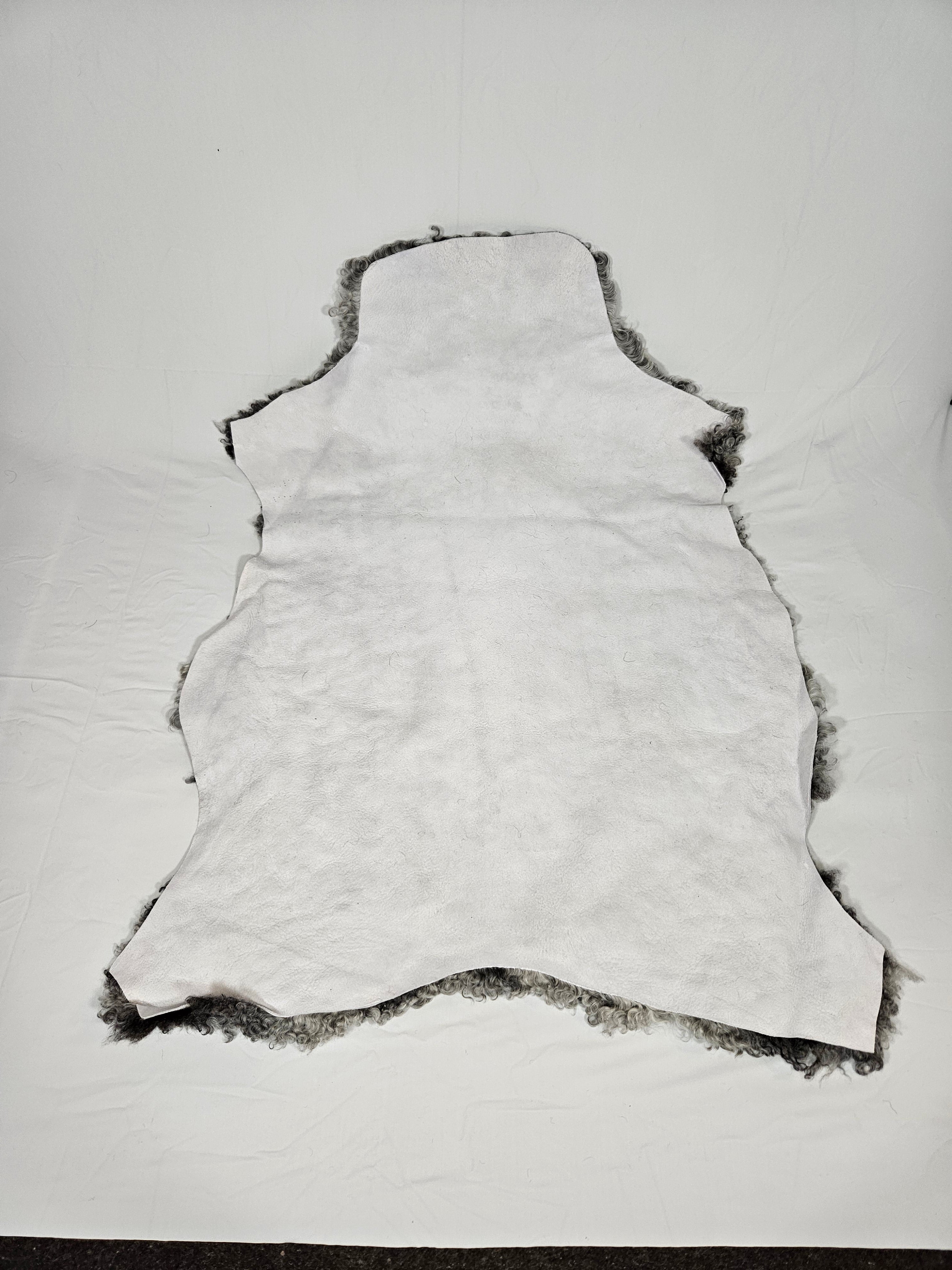 Grått fårskinn 1003