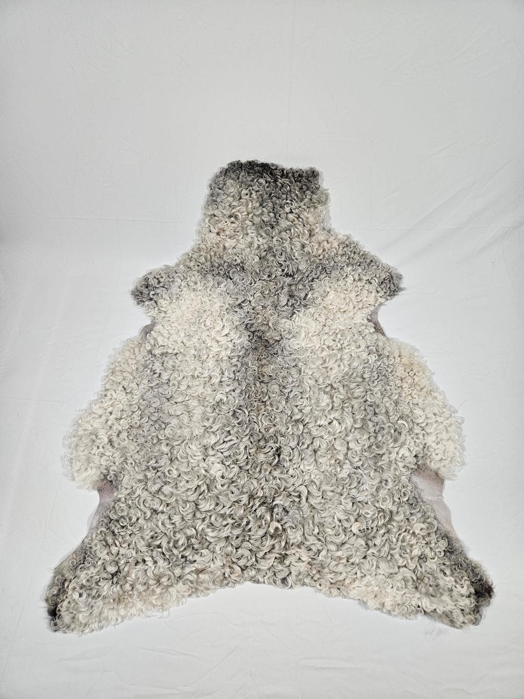 Grått fårskinn 1011