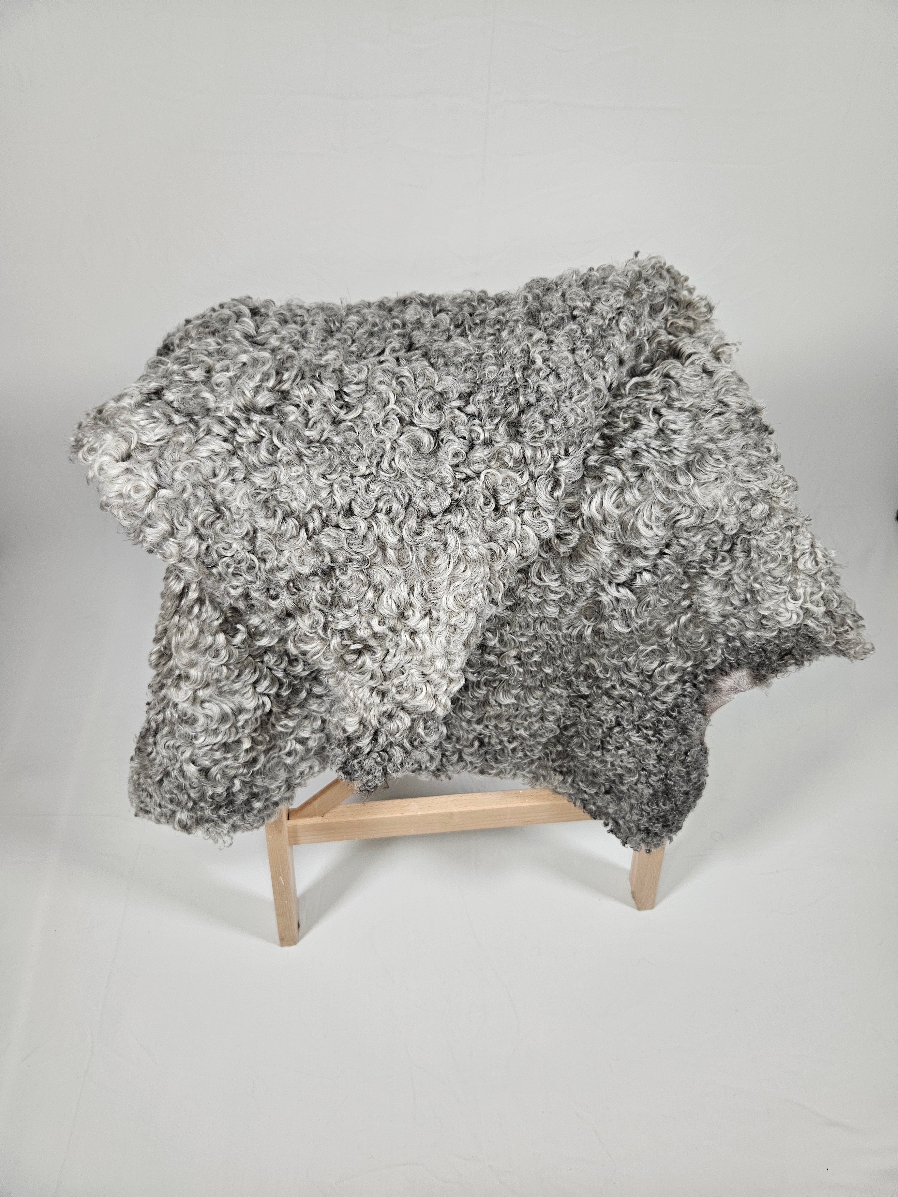 Grått fårskinn 1009