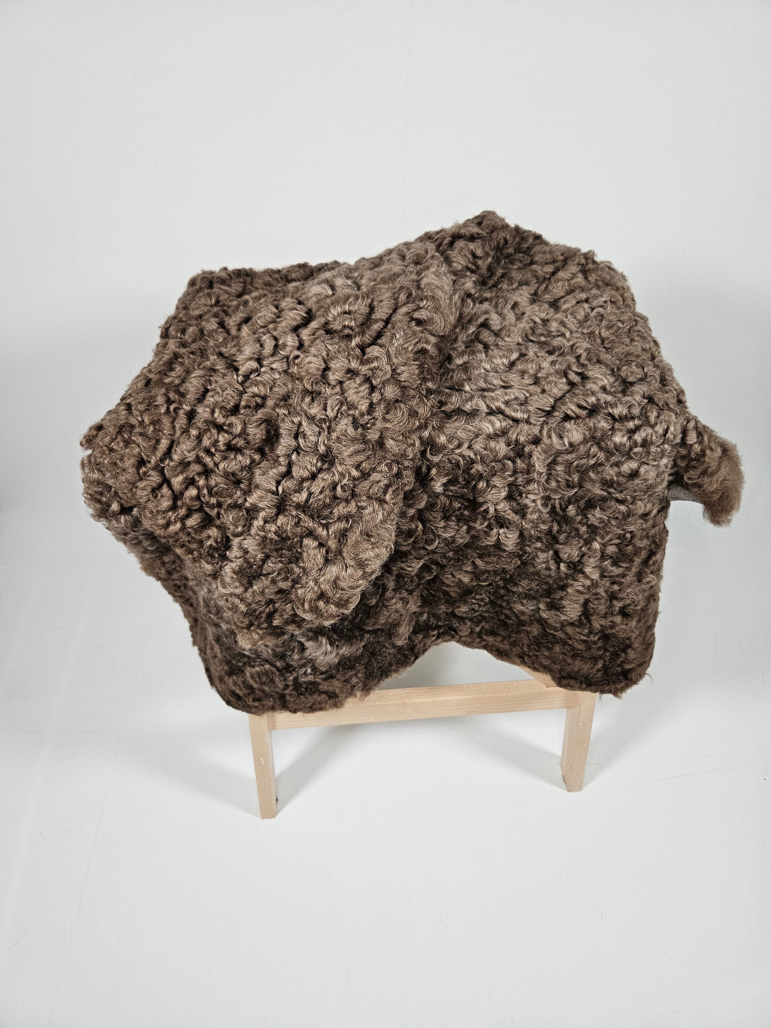 Brunt fårskinn 3009