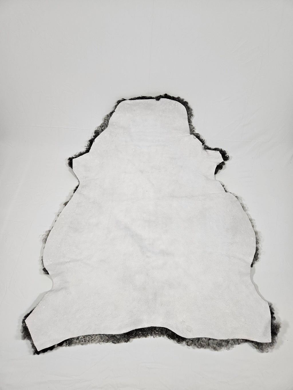 Grått fårskinn 1012