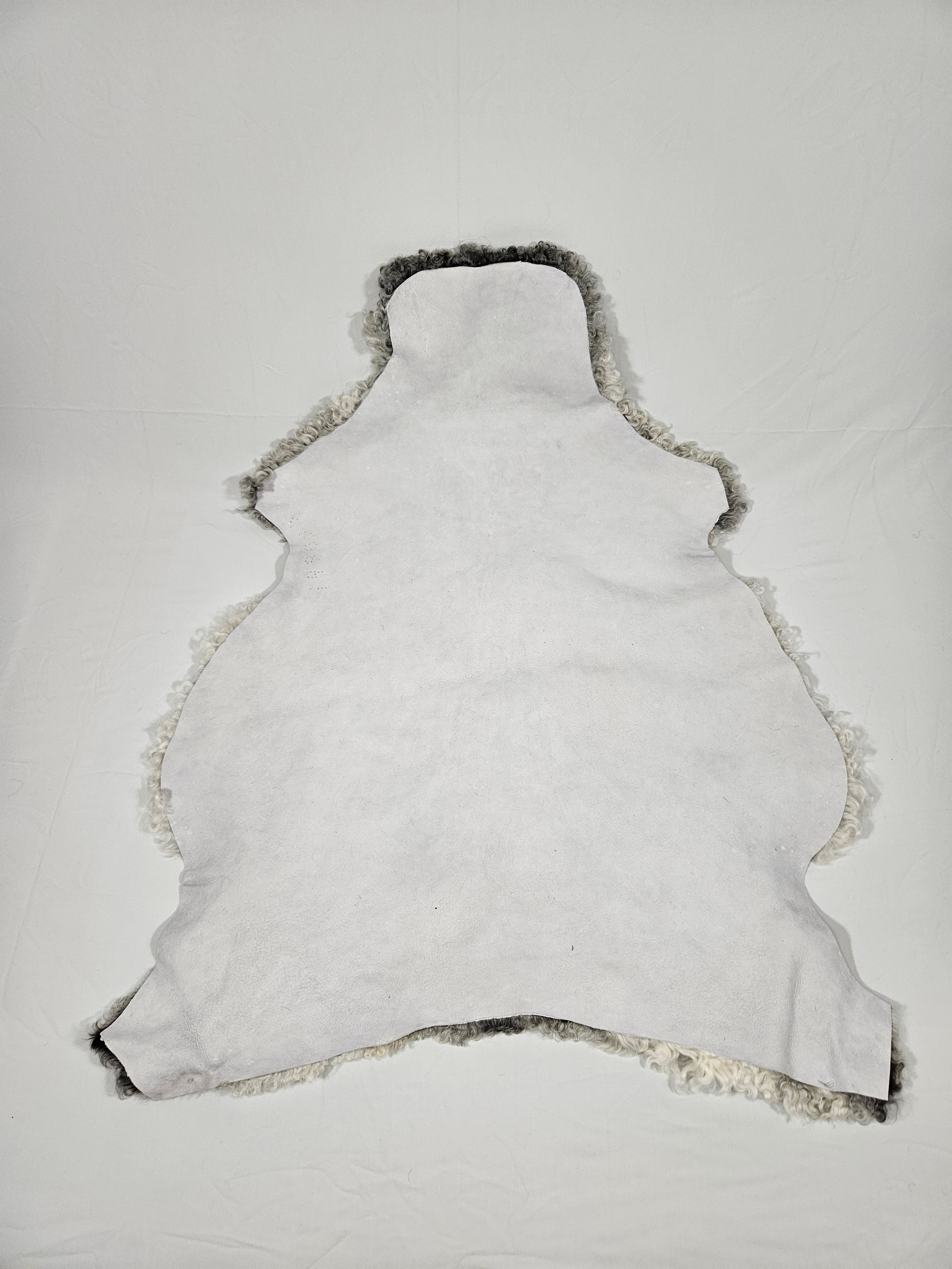 Grått fårskinn 1011