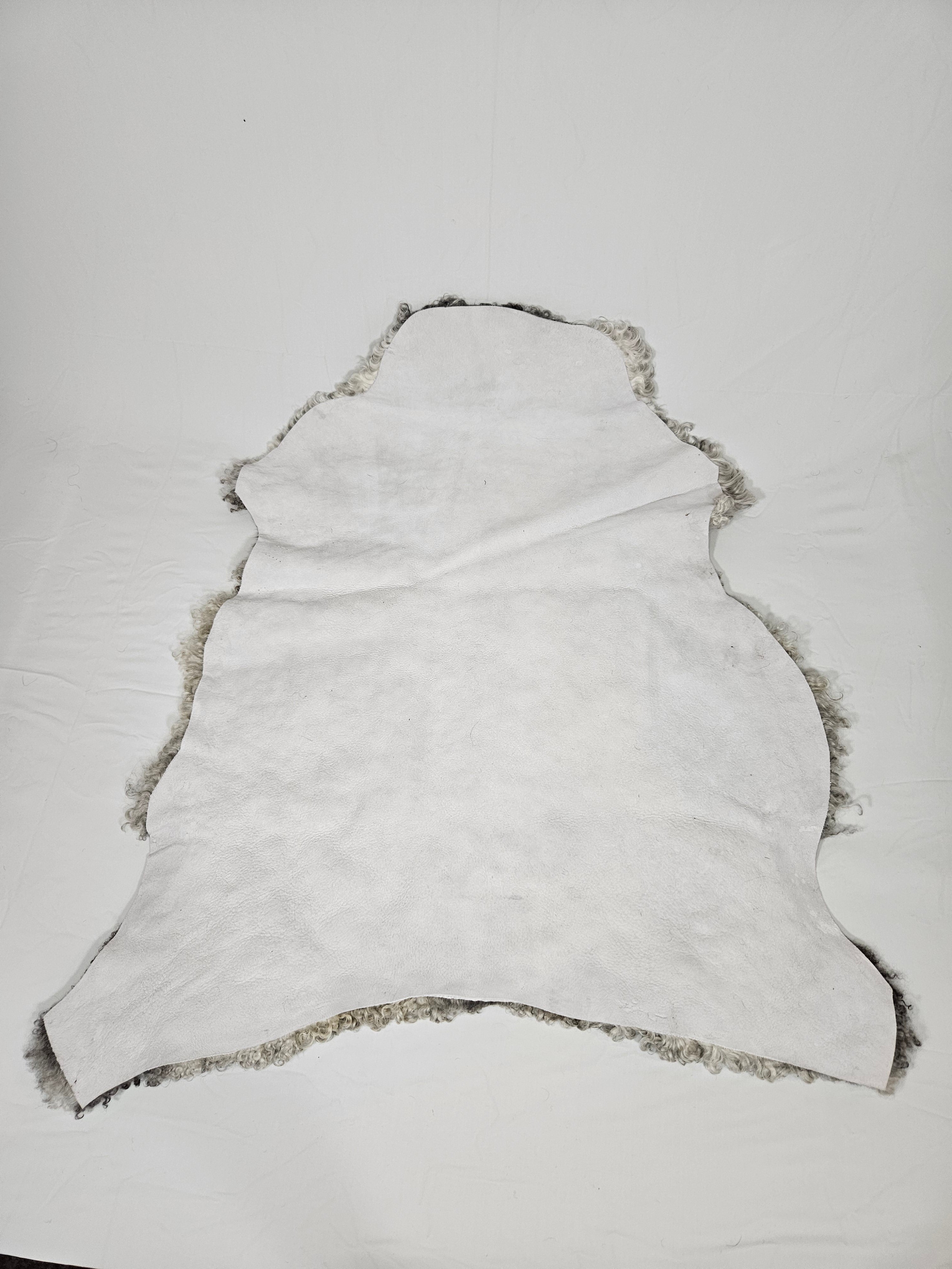 Grått fårskinn 1002