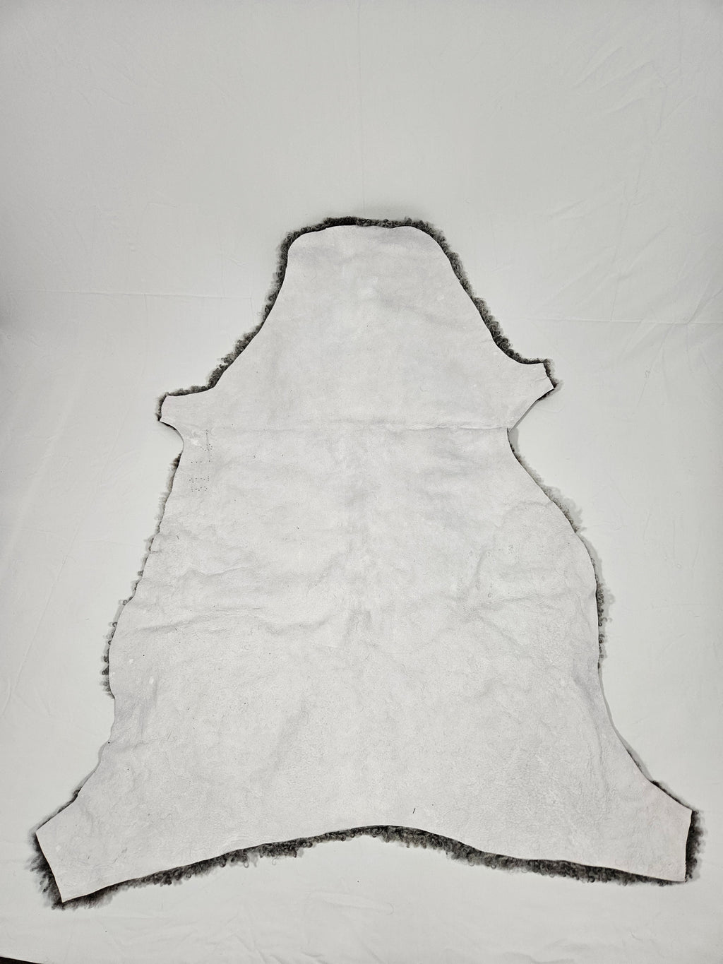 Grått fårskinn 1010