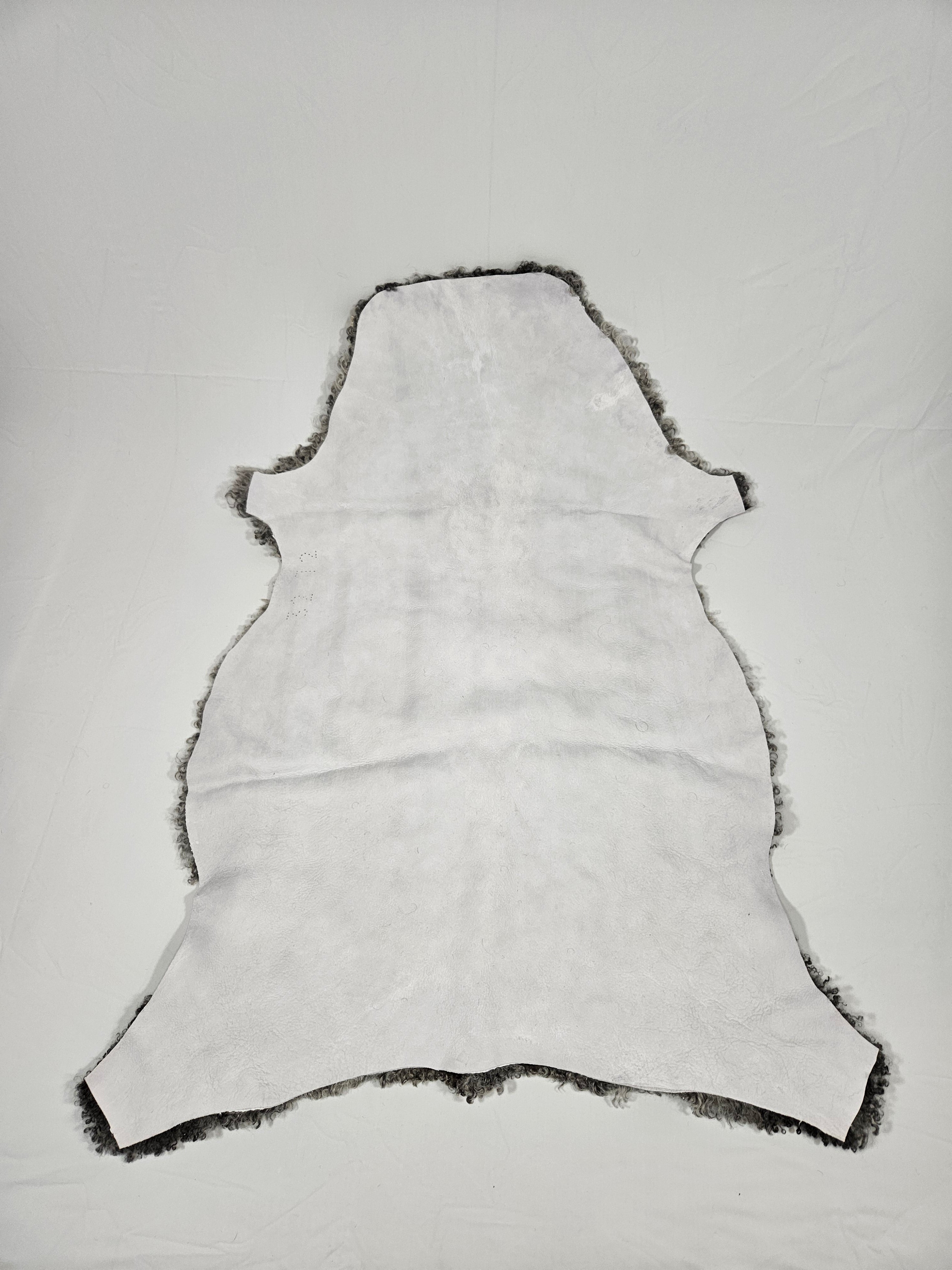 Grått fårskinn 1009