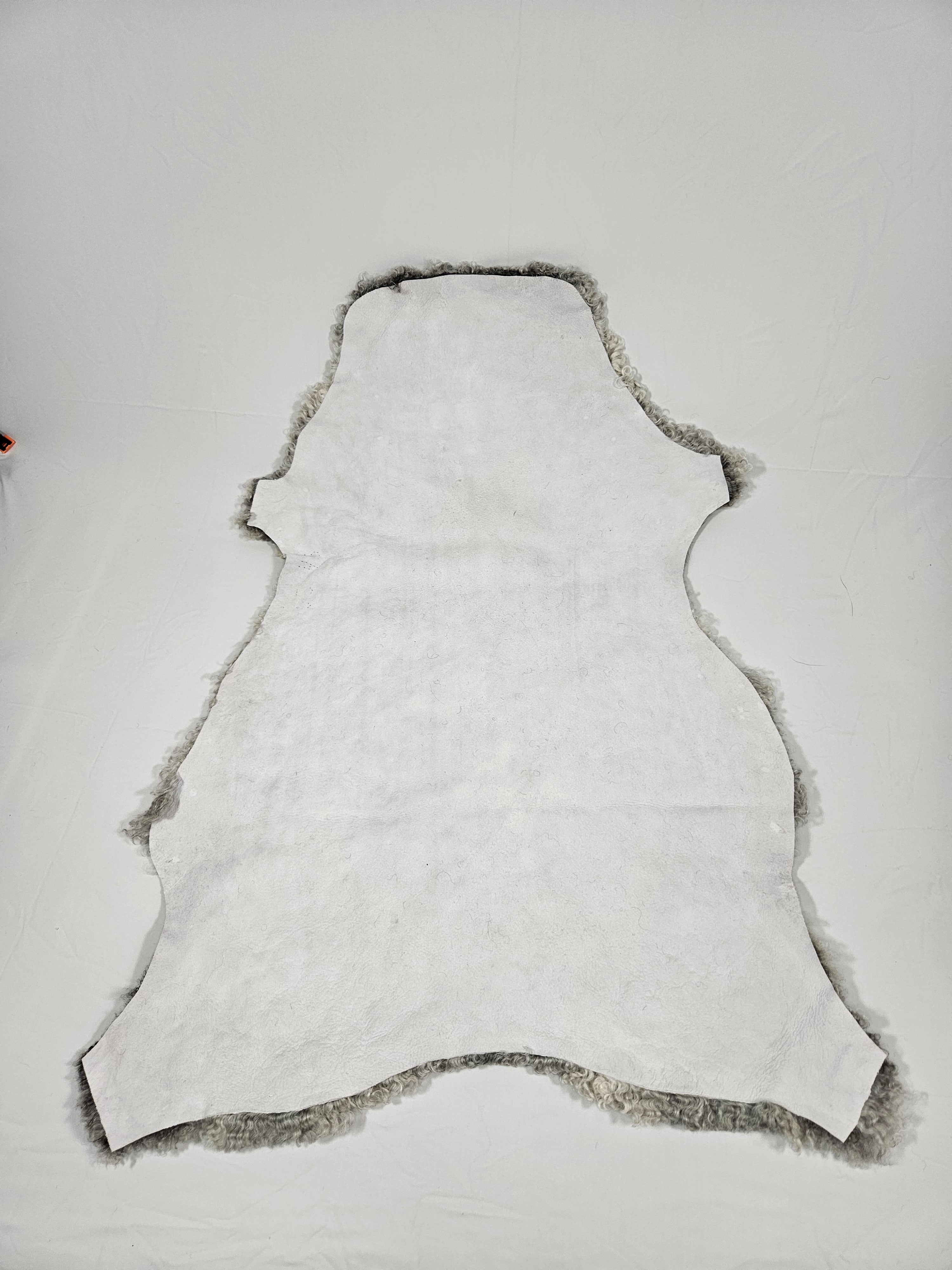 Grått fårskinn 1013