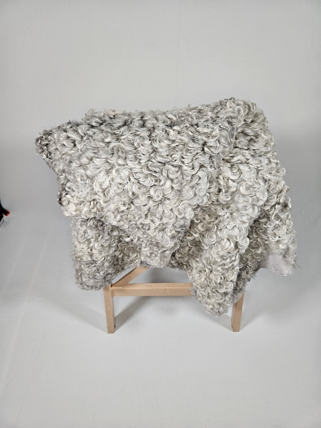 Grått fårskinn 1013