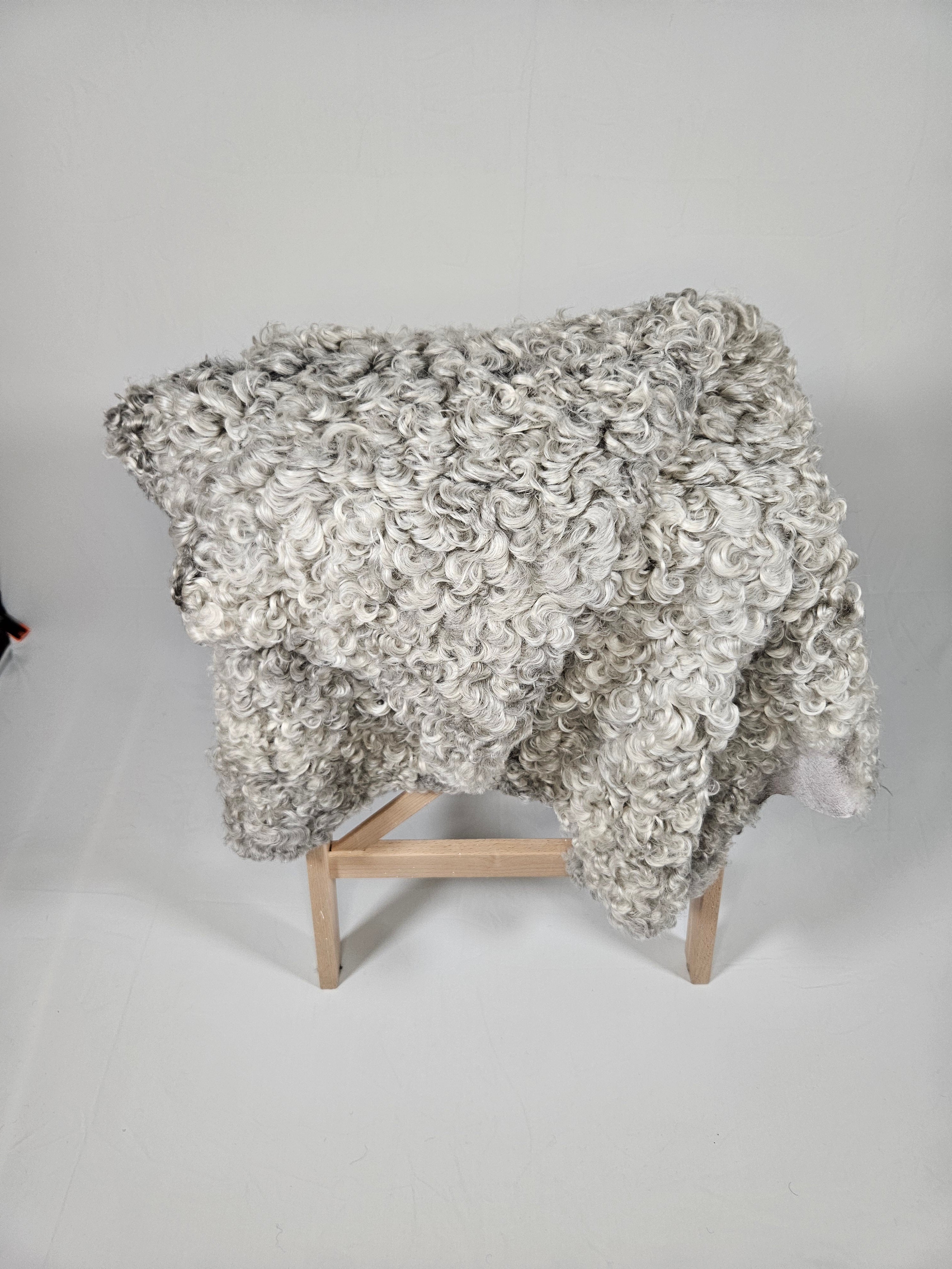 Grått fårskinn 1013